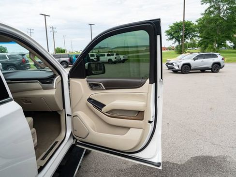 Used 2019 GMC Yukon Denali w/ Denali Ultimate Package AWD/4WD image 16
