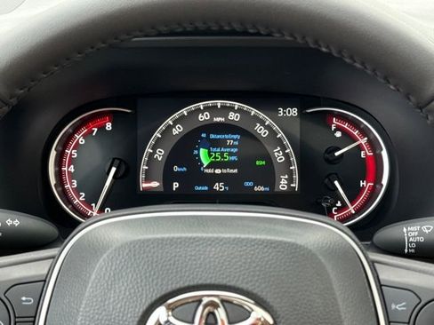 Used 2025 Toyota RAV4 XLE Premium image 18