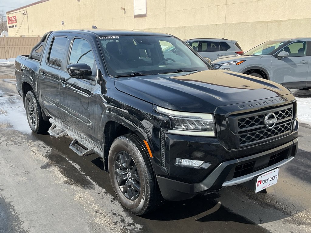 Used 2023 Nissan Frontier SV w/ Midnight Edition Package AWD/4WD image 3