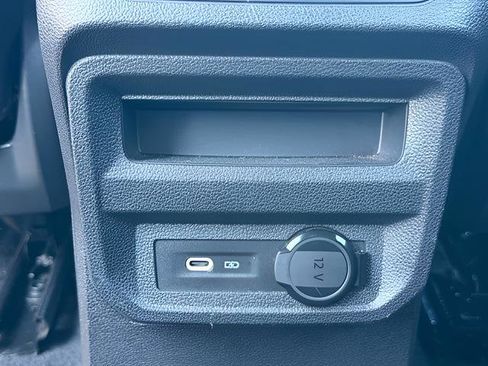 Used 2022 Volkswagen Tiguan SE R-Line image 15