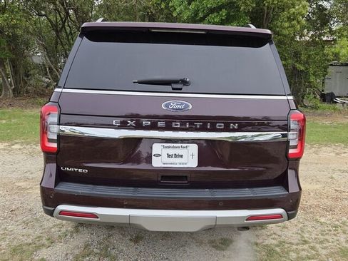 Used 2024 Ford Expedition Limited RWD image 13