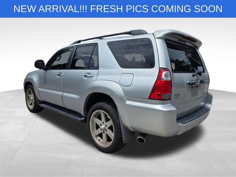 Used 2008 Toyota 4Runner SR5 w/ SR5 Extra Value Pkg 1 RWD image 5