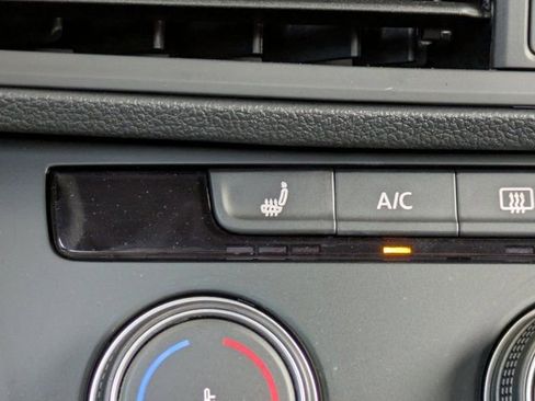 Used 2024 Volkswagen Jetta Sport image 26