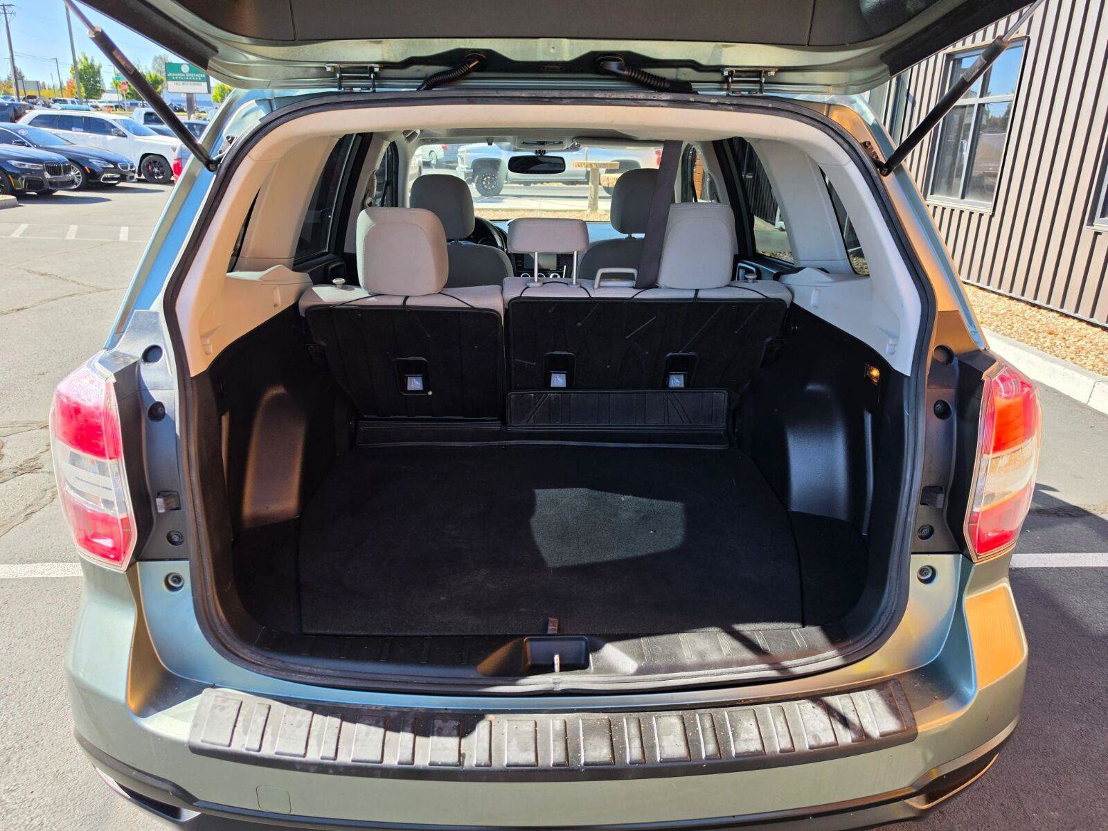 Used 2016 Subaru Forester 2.5i Premium w/ Popular Package #2 AWD/4WD image 22