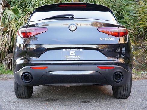 Used 2022 Alfa Romeo Stelvio Sprint image 6