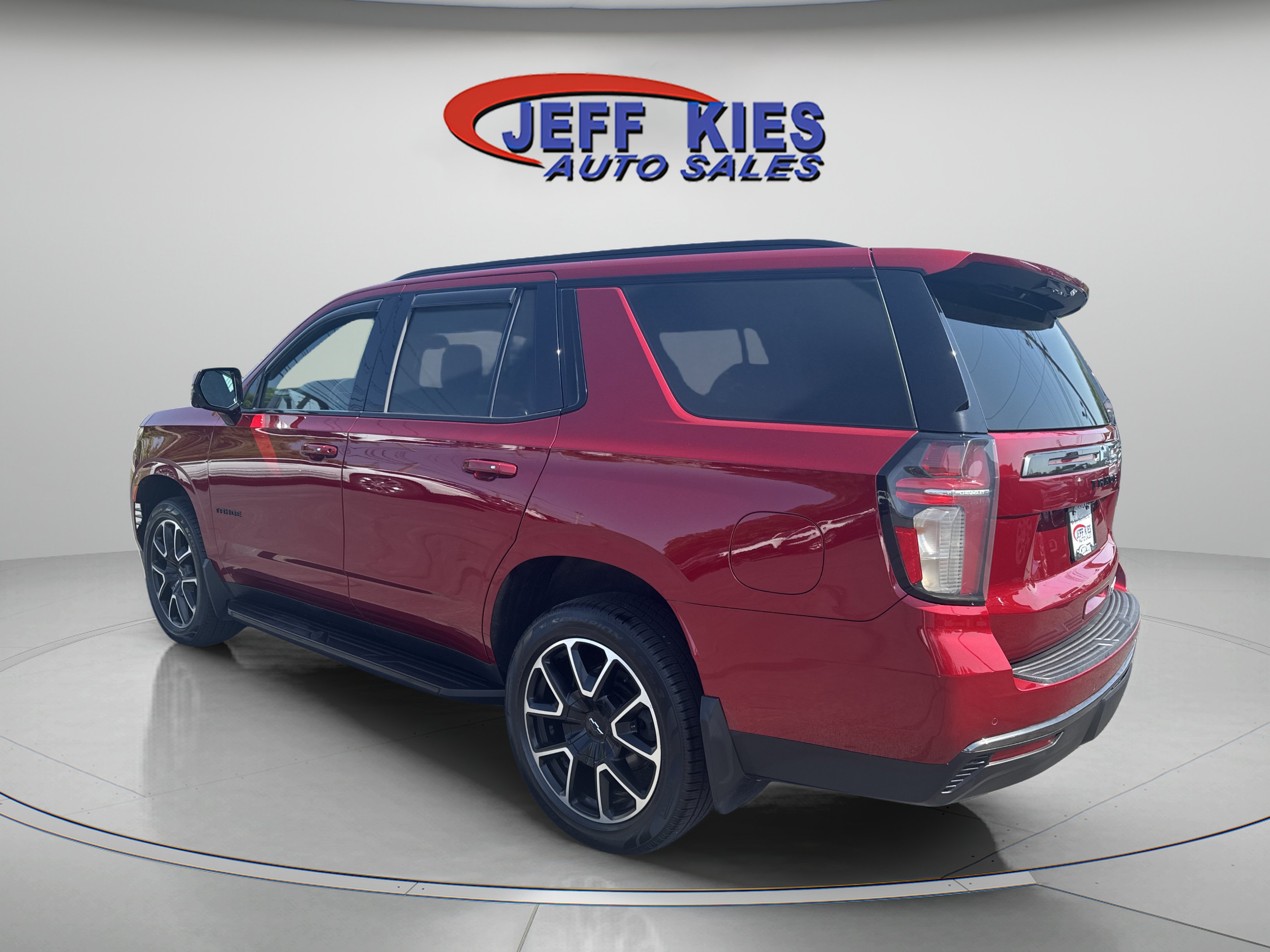 Used 2022 Chevrolet Tahoe RST w/ Luxury Package AWD/4WD image 3