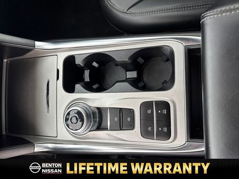 Used 2024 Ford Explorer XLT w/ Equipment Group 202A image 27