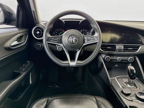 Used 2019 Alfa Romeo Giulia w/ Nero Edizione RWD image 12