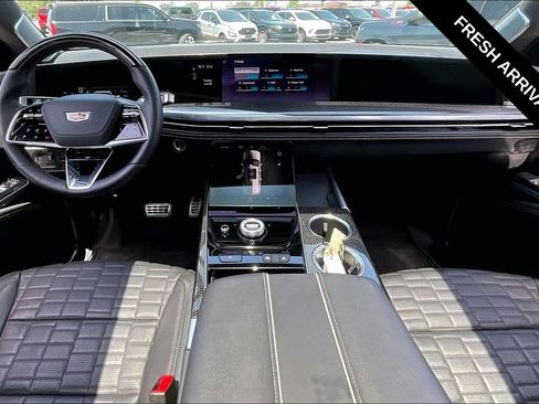 Used 2025 Cadillac Escalade V AWD/4WD image 7