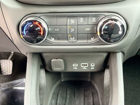 Used 2023 Chevrolet TrailBlazer LT image 24