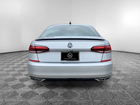 Used 2021 Volkswagen Passat 2.0T R-Line image 7