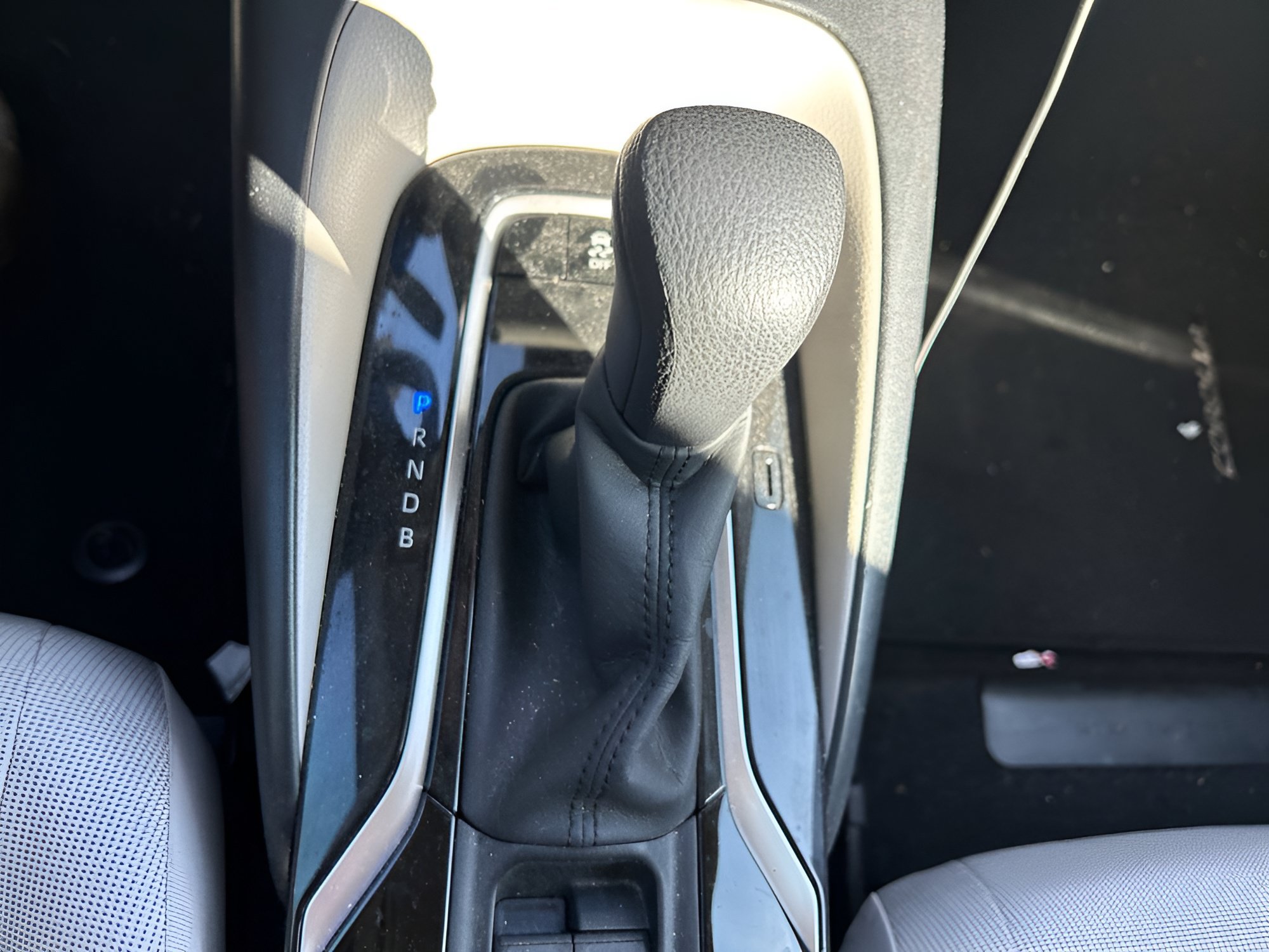 Used 2021 Toyota Corolla LE w/ Carpet Mat Package (TMS) FWD image 27