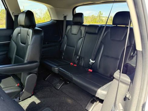 Used 2025 Kia Telluride S image 8