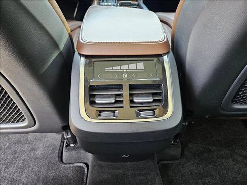 Used 2018 Volvo XC90 T6 Inscription w/ Convenience Package image 19