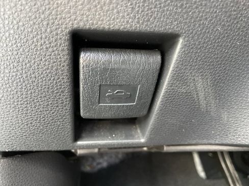 Used 2024 Toyota Corolla LE image 44