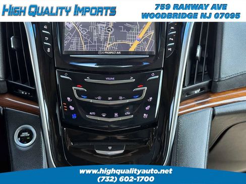 Used 2018 Cadillac Escalade Luxury AWD/4WD image 34