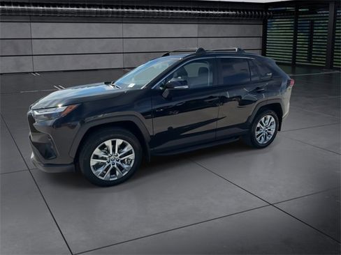 Used 2024 Toyota RAV4 XLE Premium image 5
