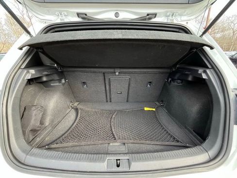 Used 2019 Volkswagen Golf R 4-Door image 17