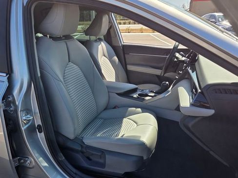 Used 2021 Toyota Camry SE image 17