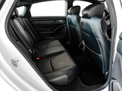 Used 2018 Honda Accord Sport image 35