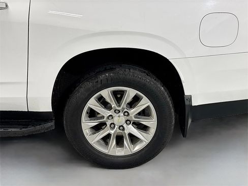 Used 2021 Chevrolet Suburban Premier image 11