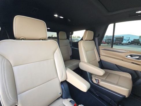 Used 2023 Chevrolet Tahoe Premier w/ Advanced Technology Package image 18