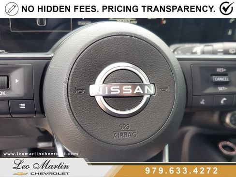 Used 2025 Nissan Kicks SV FWD image 30