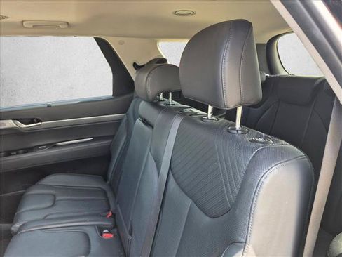 Used 2023 Hyundai Palisade SEL FWD image 13