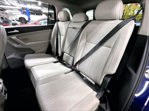 Used 2022 Volkswagen Tiguan SE image 28