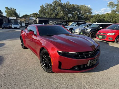 Used 2021 Chevrolet Camaro LT image 1