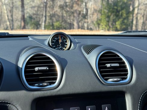 Used 2025 Porsche 718 Cayman GT4 RS image 45