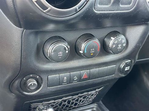 Used 2013 Jeep Wrangler Sport AWD/4WD image 37