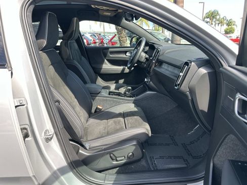 Certified 2023 Volvo C40 P8 Recharge Ultimate image 25