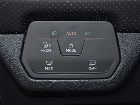 Used 2025 Volkswagen Atlas SEL AWD/4WD image 10