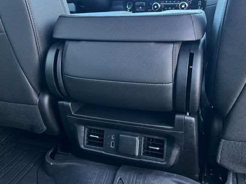 Used 2024 GMC Sierra 3500 SLT image 24