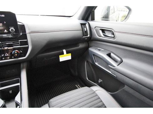 New 2025 Nissan Pathfinder Rock Creek image 10