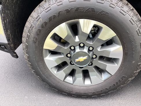 New 2026 Chevrolet Silverado 2500 LT w/ All Star Edition AWD/4WD image 12