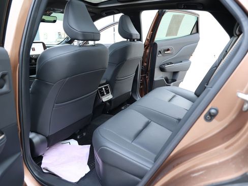 Used 2025 Toyota Crown Platinum image 39