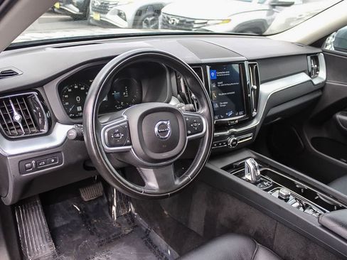 Used 2018 Volvo XC60 T8 Momentum AWD/4WD image 23