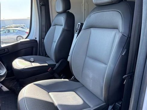 Used 2025 RAM ProMaster 2500 w/ Convenience Group FWD image 14