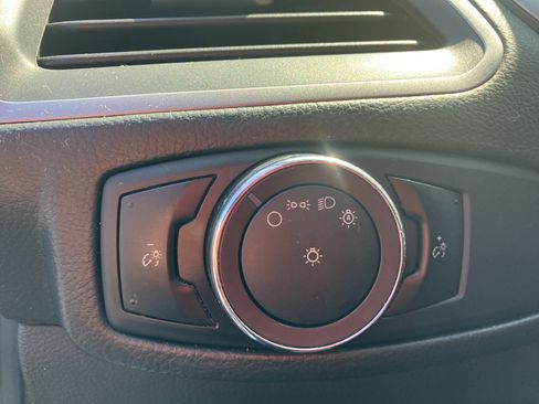 Used 2018 Ford Edge SEL AWD/4WD image 13