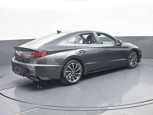 Used 2023 Hyundai Sonata Limited w/ Preferred Accessory Package FWD image 6