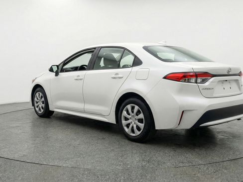 Used 2025 Toyota Corolla LE FWD image 6