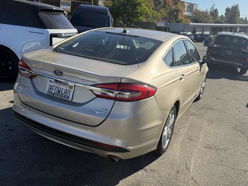 Used 2018 Ford Fusion SE image 5