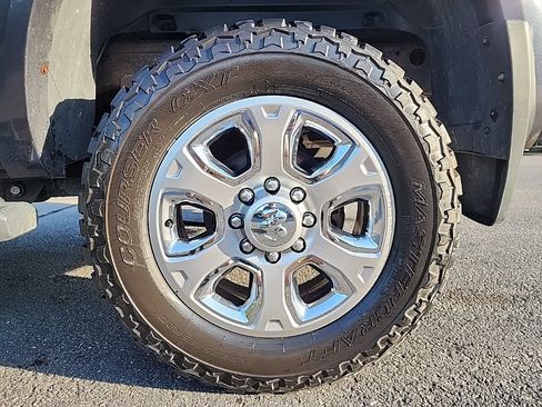 Used 2015 RAM 2500 Laramie AWD/4WD image 4