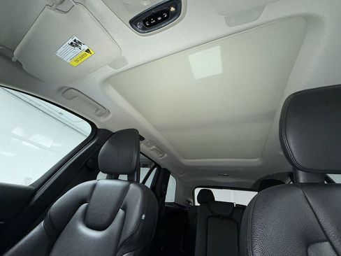 Used 2020 Volvo XC90 T6 Momentum AWD/4WD image 7