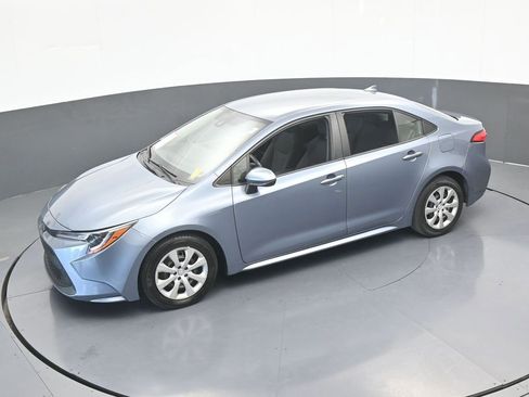 Used 2021 Toyota Corolla LE image 39