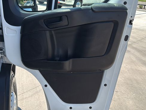 Used 2025 RAM ProMaster 2500 w/ Convenience Group FWD image 30