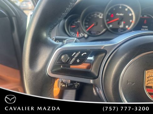 Used 2018 Porsche Cayenne Turbo AWD/4WD image 12