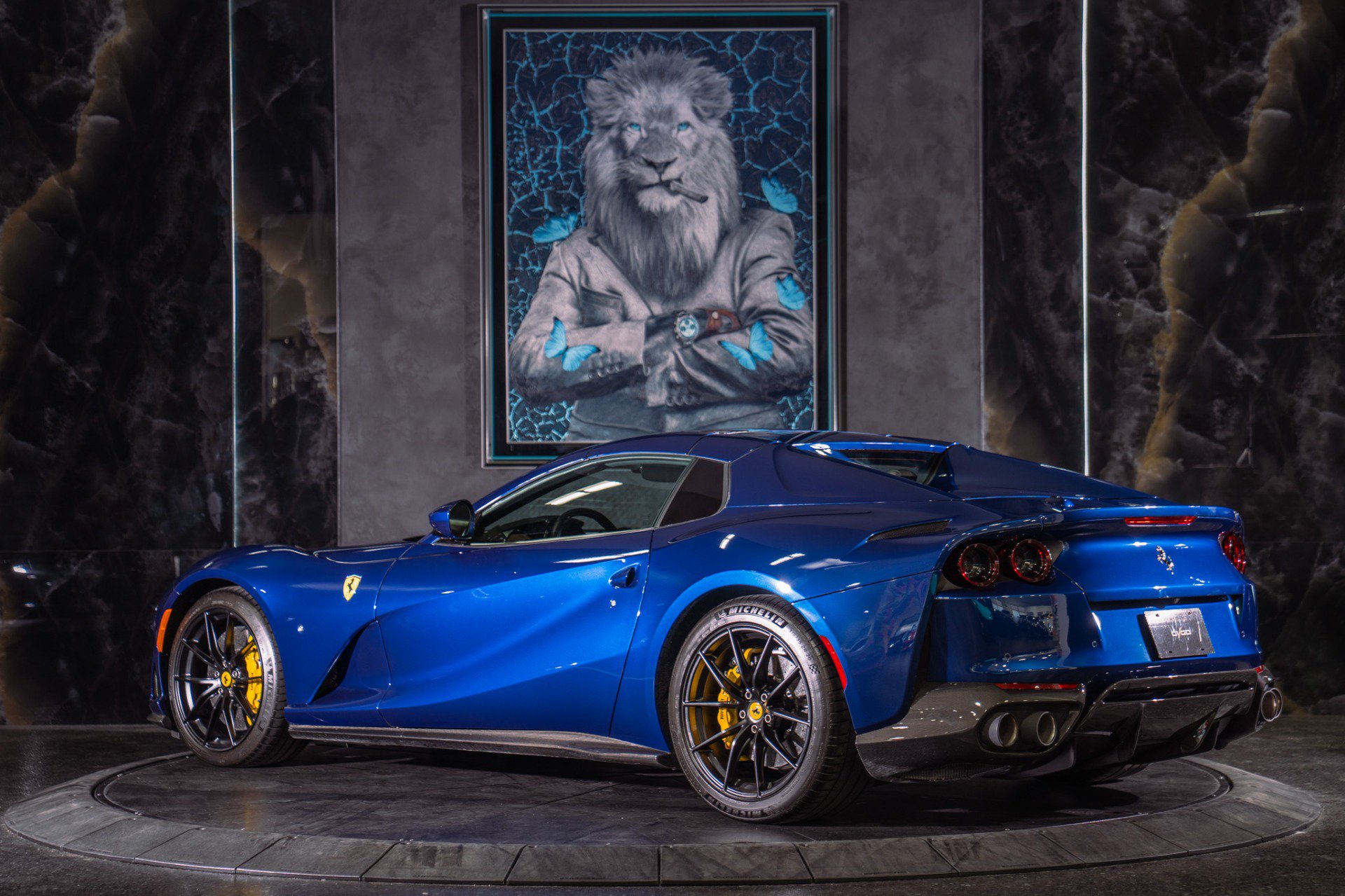 Used 2021 Ferrari 812 GTS RWD image 8